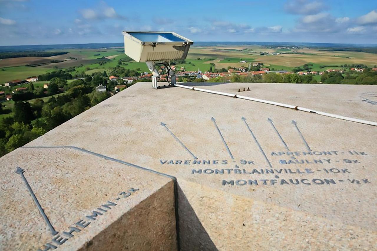 Arara Acomodação com café da manhã Montfaucon-d'Argonne Exterior foto