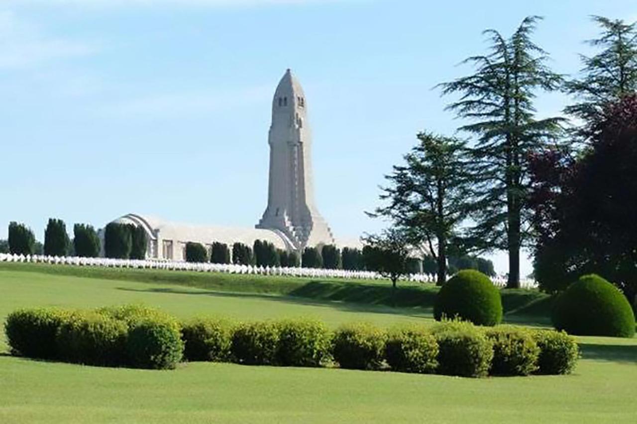 Arara Acomodação com café da manhã Montfaucon-d'Argonne Exterior foto