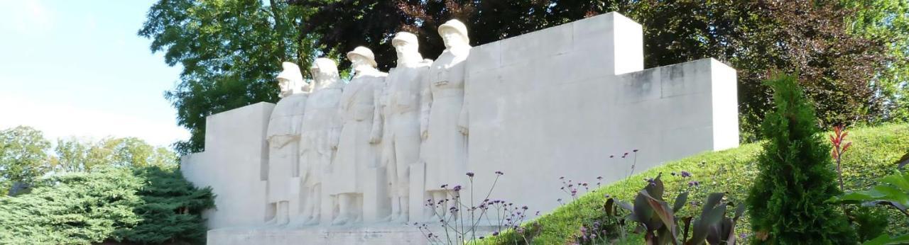 Arara Acomodação com café da manhã Montfaucon-d'Argonne Exterior foto